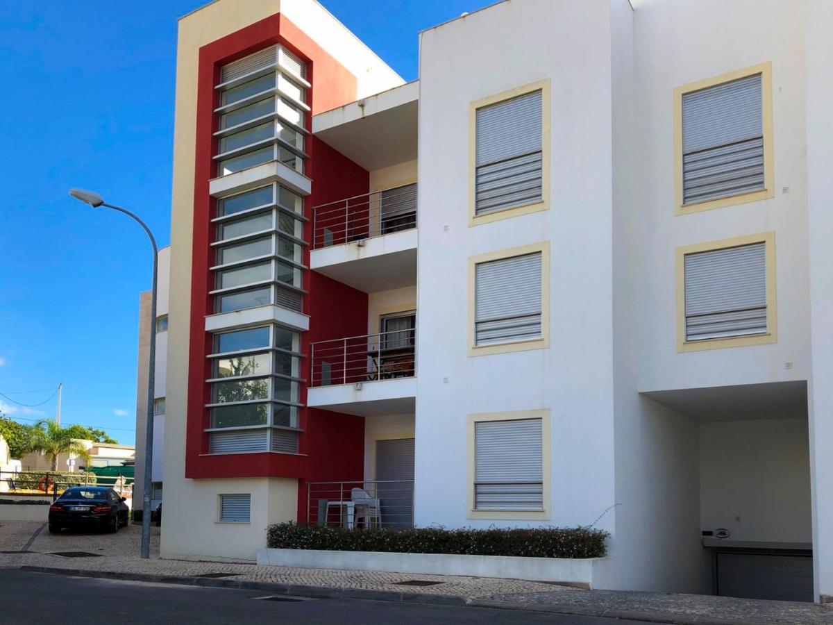 One Bedroom Apartment - Olhos De Gua - Next To The Supermarket Intermarch Olhos de Agua  Exterior photo