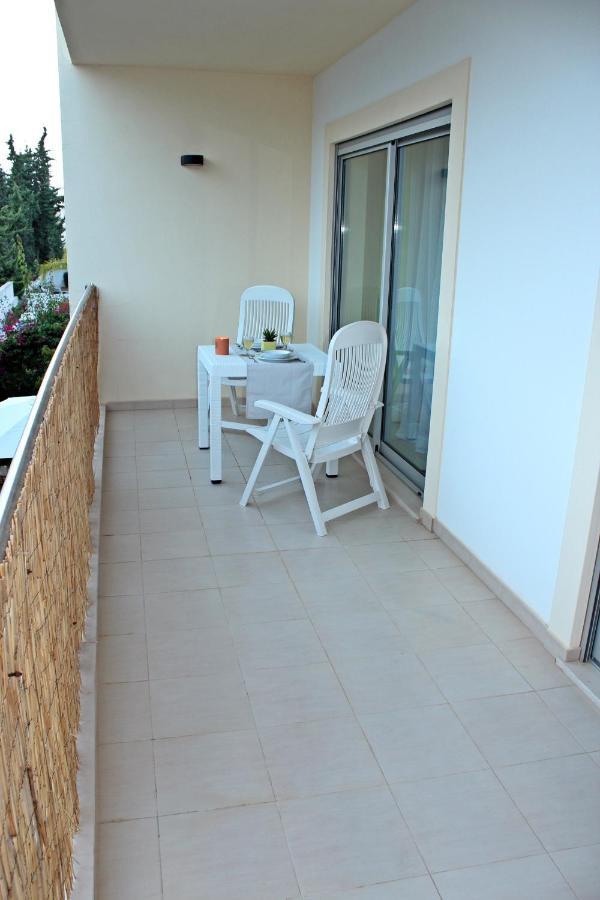 One Bedroom Apartment - Olhos De Gua - Next To The Supermarket Intermarch Olhos de Agua  Exterior photo